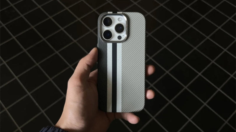 Line Pattern Carbon Fiber Edition Case